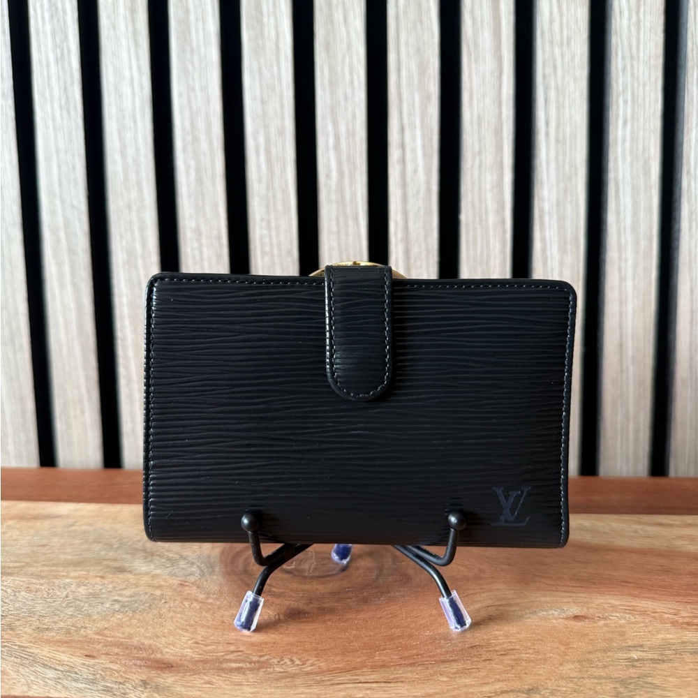 Louis Vuitton Epi Black Leather Kisslock Wallet